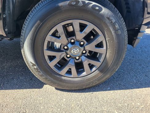 Used 2021 Toyota Tacoma SR5 w/ Technology Package image 23
