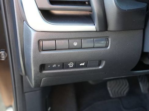 Used 2025 Nissan Rogue SV AWD/4WD image 24