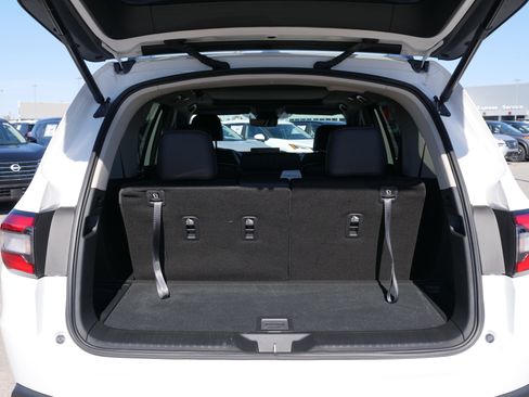 Used 2025 Honda Pilot Touring image 14