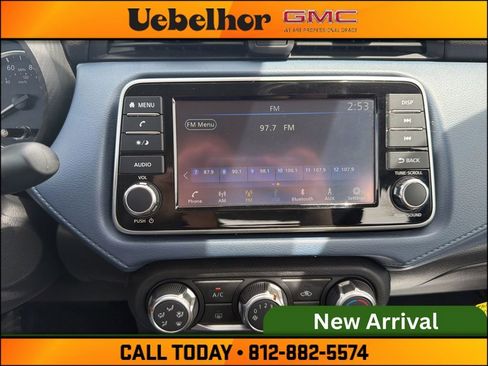 Used 2025 Nissan Versa SV w/ Trunk Package FWD image 27