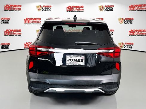Used 2023 Kia Seltos LX AWD/4WD image 15