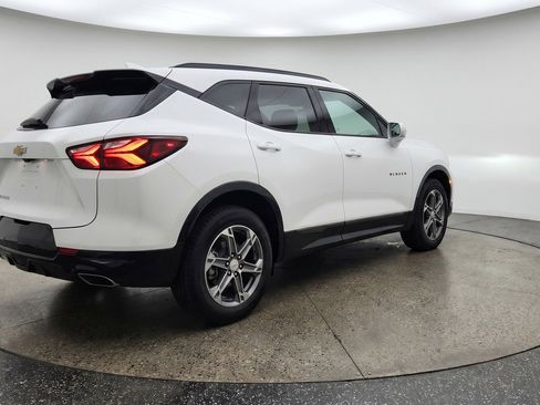 Used 2025 Chevrolet Blazer LT FWD image 9