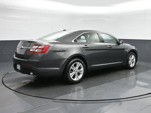 Used 2017 Ford Taurus SE FWD image 7