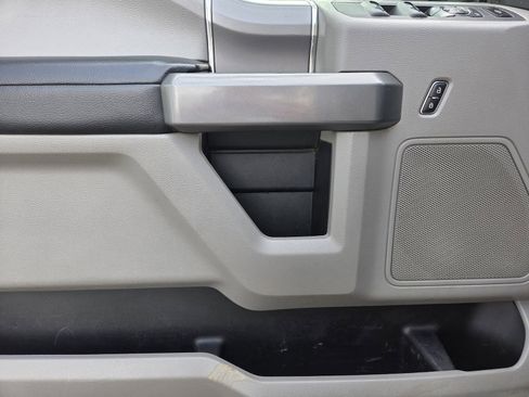 Used 2019 Ford F250 XLT w/ XLT Premium Package image 16