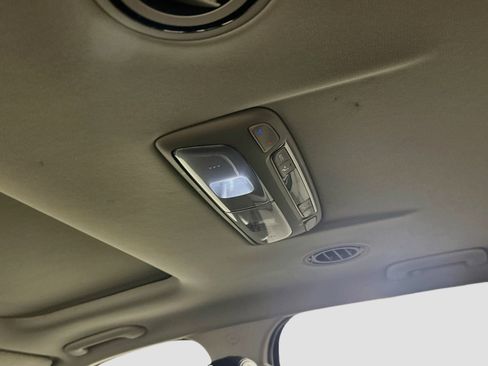 Used 2025 Kia Telluride S FWD image 28