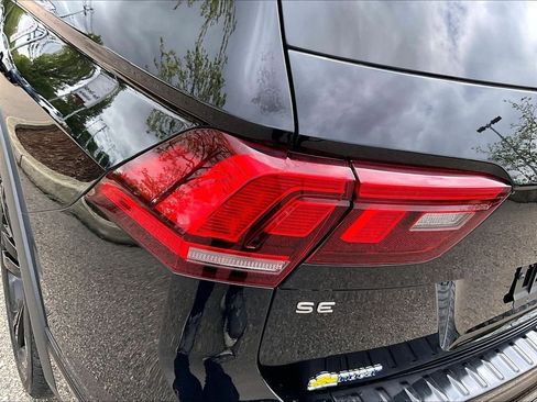 Used 2023 Volkswagen Tiguan SE R-Line AWD/4WD image 32