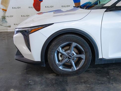 Used 2025 Kia K4 FWD image 15