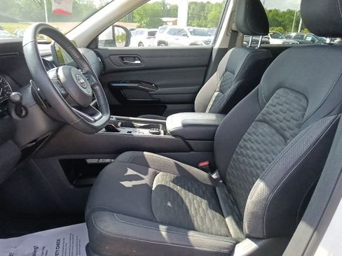 Used 2022 Nissan Pathfinder SV w/ SV Premium Package AWD/4WD image 15