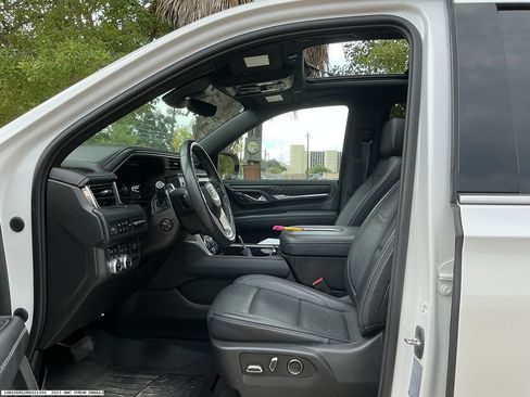Used 2023 GMC Yukon Denali w/ Denali Reserve Package AWD/4WD image 9