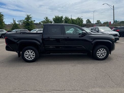 Used 2025 Toyota Tacoma SR5 AWD/4WD image 8