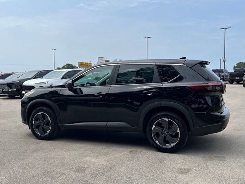 Used 2025 Nissan Rogue SV FWD image 7