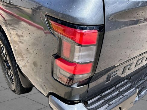 Certified 2023 Nissan Frontier SV w/ Midnight Edition Package AWD/4WD image 27