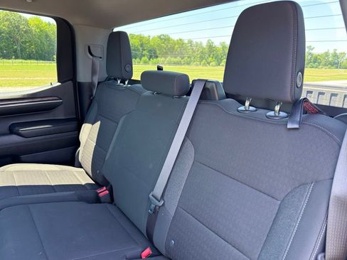Used 2023 Chevrolet Silverado 1500 LT AWD/4WD image 22