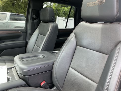Used 2022 Chevrolet Tahoe High Country AWD/4WD image 15