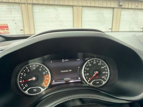 Used 2020 Jeep Renegade Limited AWD/4WD image 10