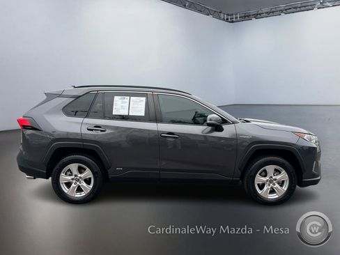 Used 2021 Toyota RAV4 XLE image 3