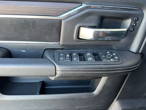 New 2026 RAM 2500 Laramie AWD/4WD image 10