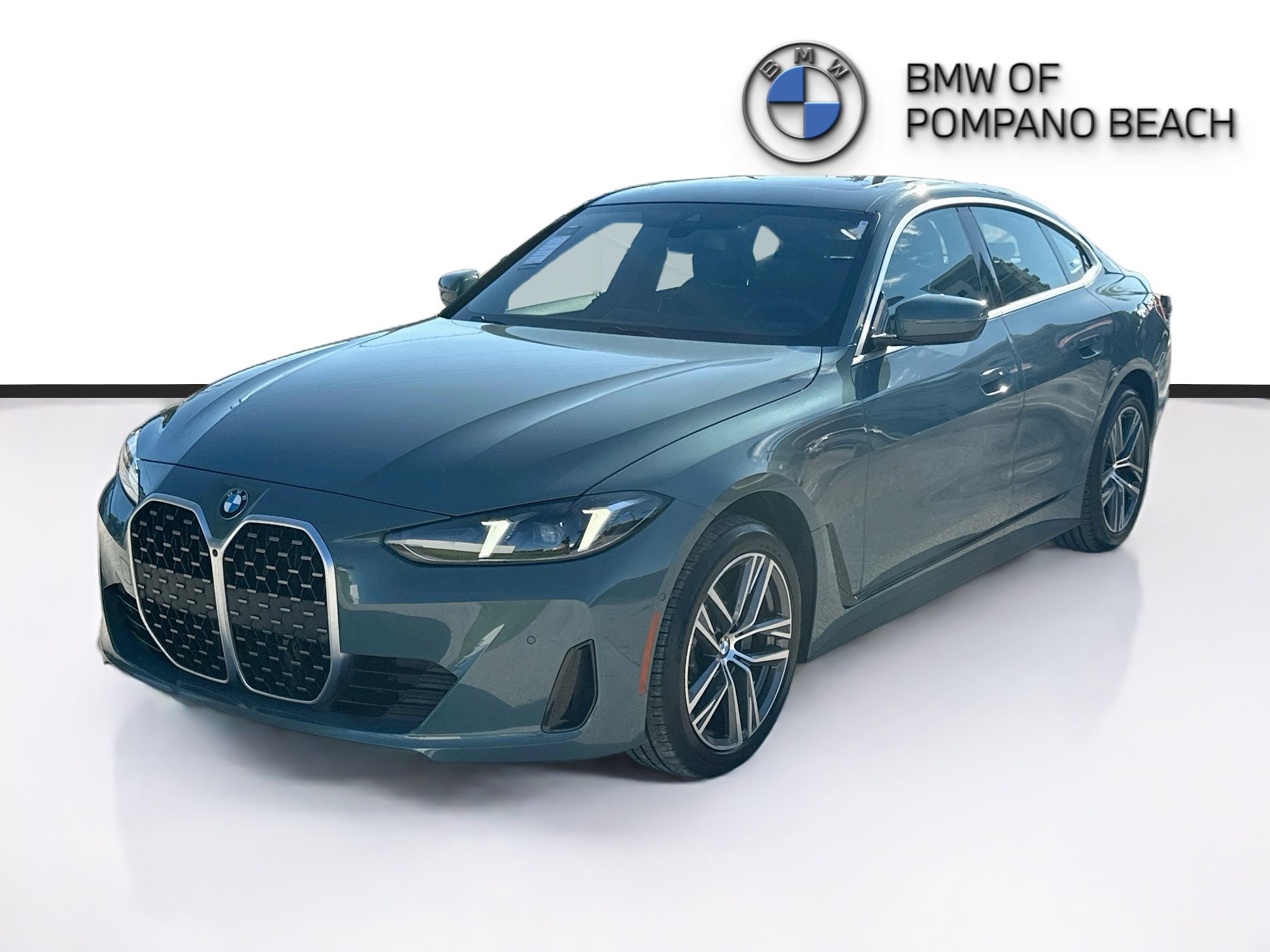 Used 2025 BMW 430i w/ Premium Package RWD image 3