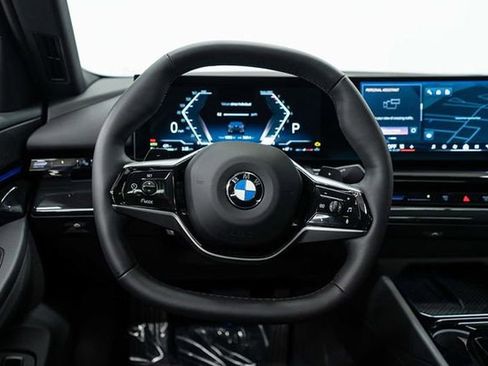 Used 2025 BMW 530i xDrive image 15