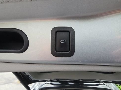 Used 2015 Toyota Highlander XLE AWD/4WD image 27
