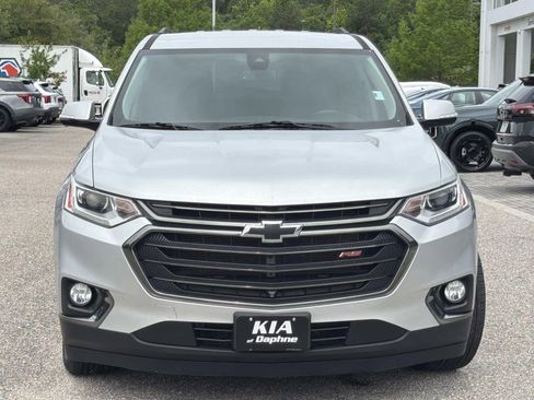 Used 2020 Chevrolet Traverse RS FWD image 2