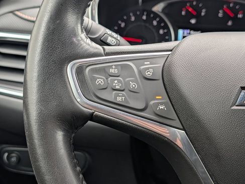 Used 2018 Chevrolet Equinox Premier FWD image 24
