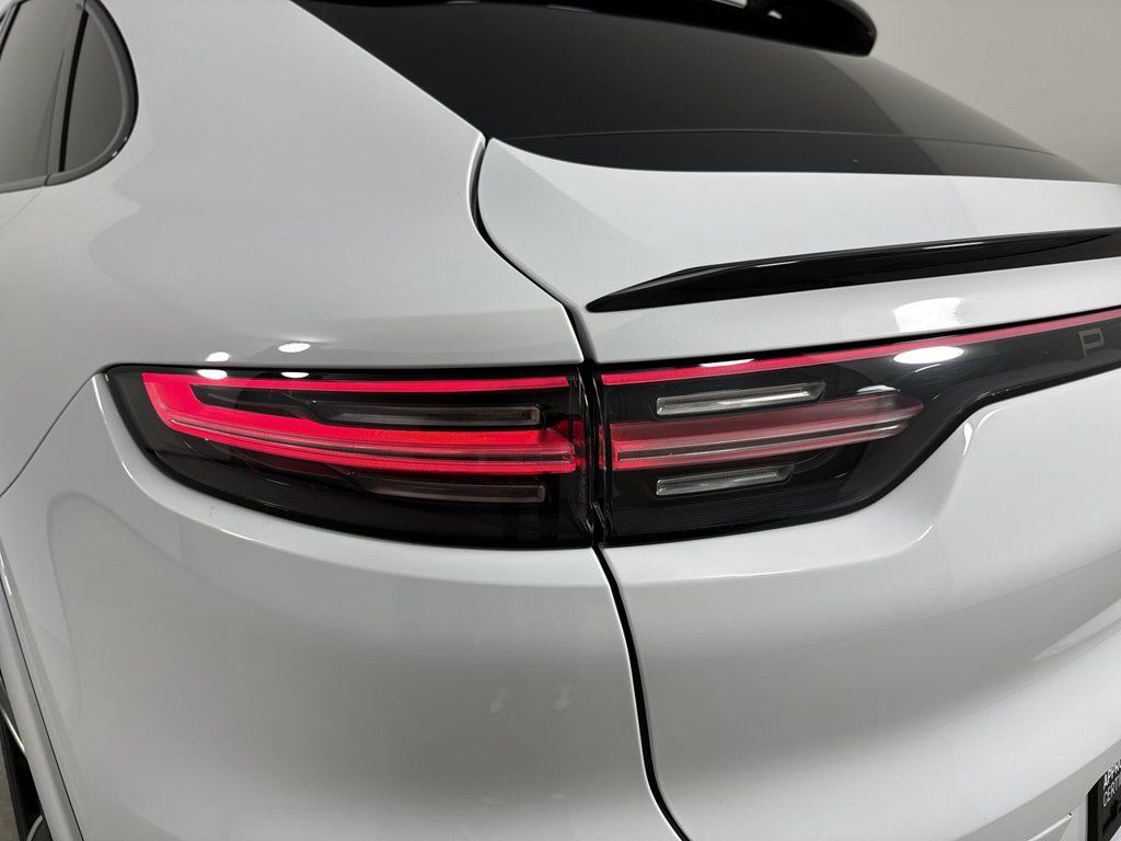 Certified 2023 Porsche Cayenne Turbo w/ Assistance Package AWD/4WD image 17