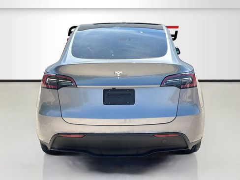 Used 2025 Tesla Model Y Long Range RWD image 6