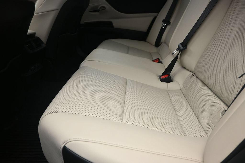 Used 2025 Lexus ES 350 w/ Premium Package FWD image 16