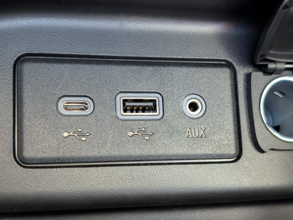 Used 2024 Chevrolet Equinox LS w/ Driver Confidence II Package FWD image 29