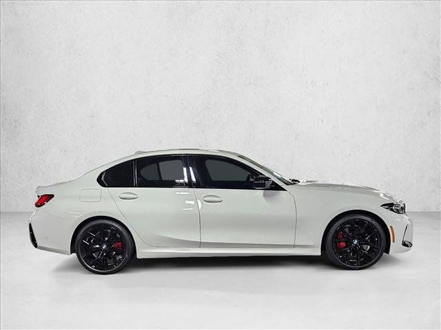Used 2026 BMW 330i Sedan w/ M Sport Package RWD image 4