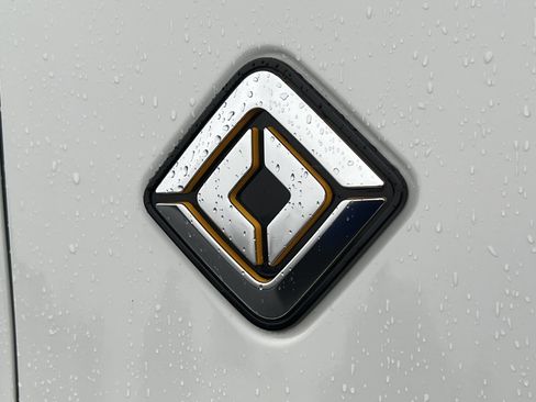 Used 2022 Rivian R1S Launch Edition image 8