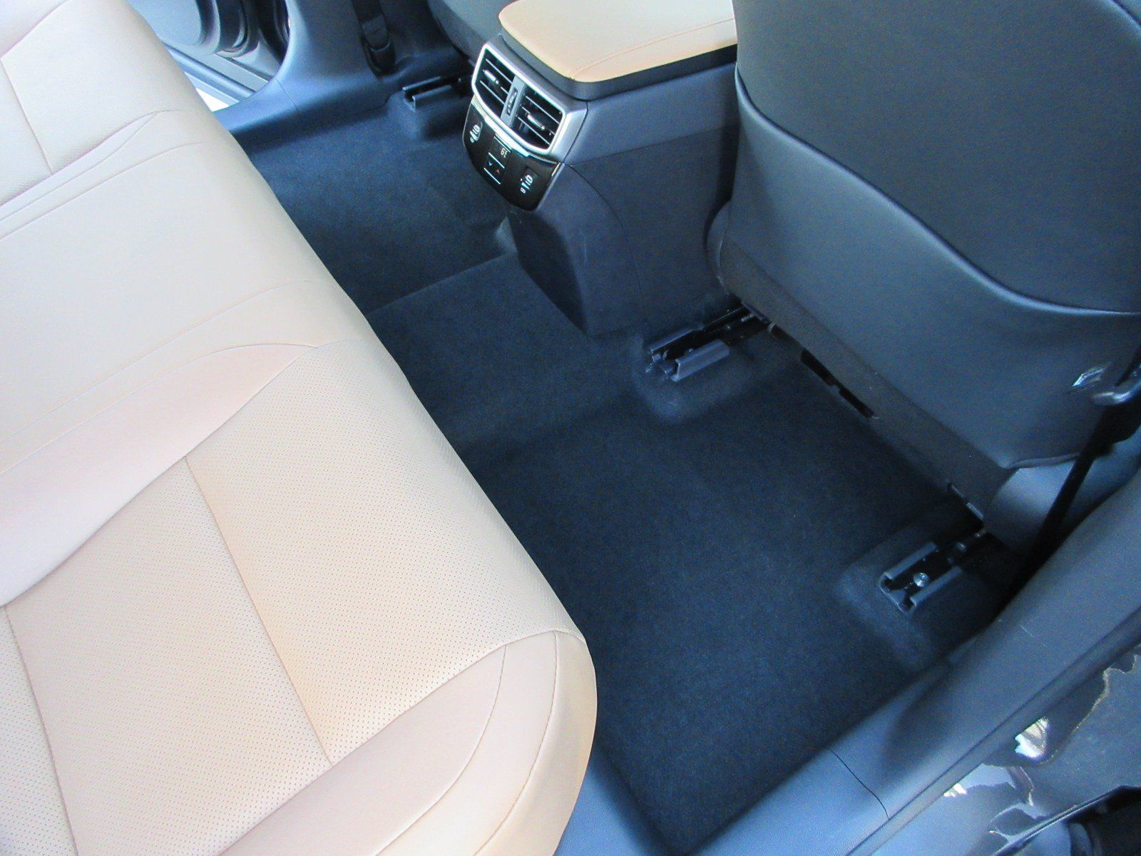 Used 2026 Lexus RX 350h w/ Convenience Package AWD/4WD image 20