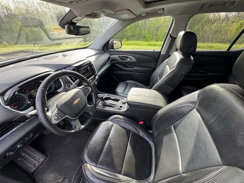 Used 2018 Chevrolet Traverse LT image 12