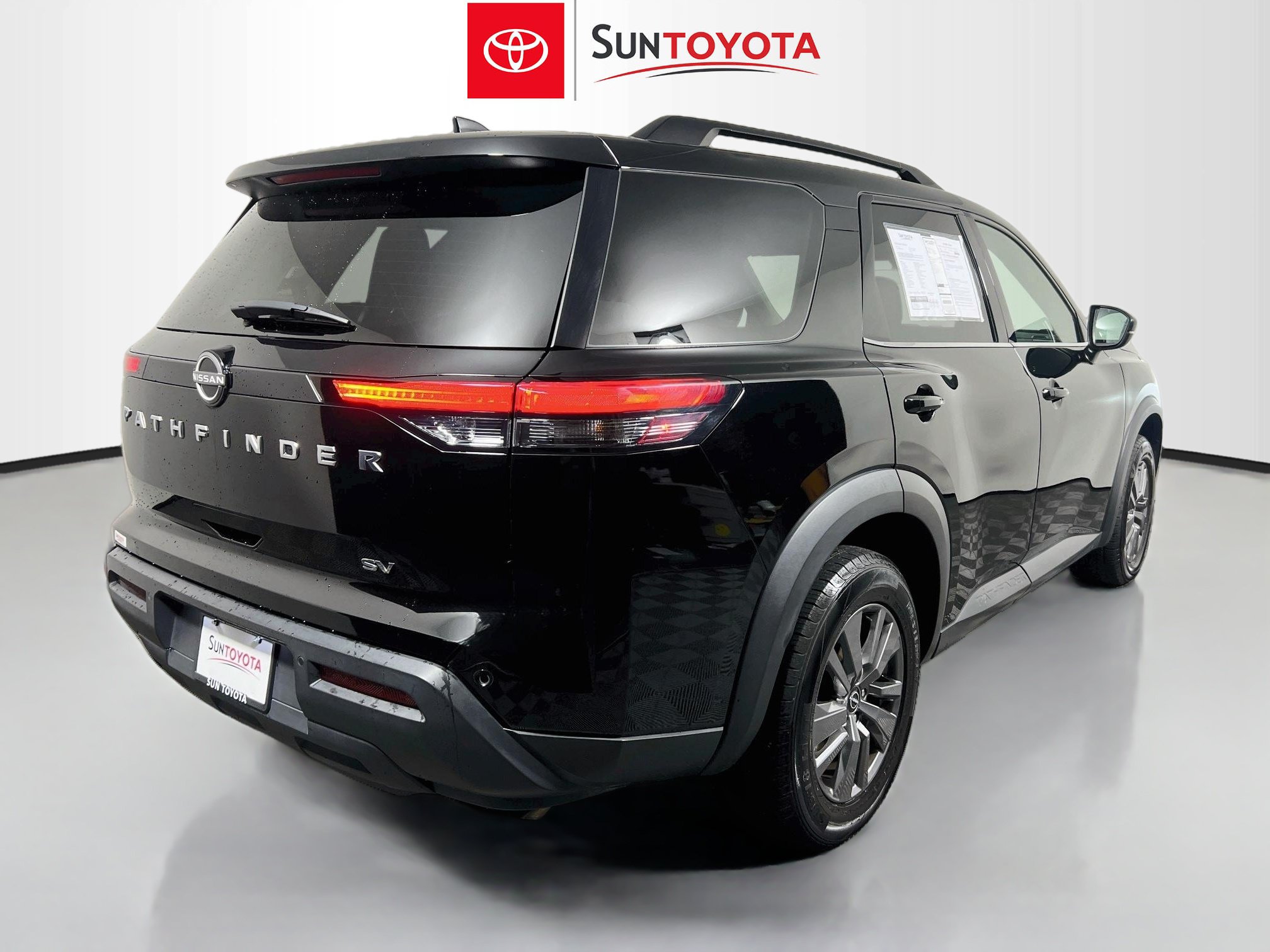 Used 2024 Nissan Pathfinder SV FWD image 4