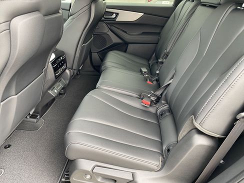 Used 2025 Acura MDX SH-AWD image 11