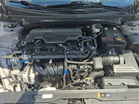 Used 2025 Hyundai Elantra SEL FWD image 29