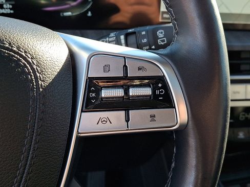 Used 2024 Kia Telluride EX w/ EX Captain's Chair Package image 23