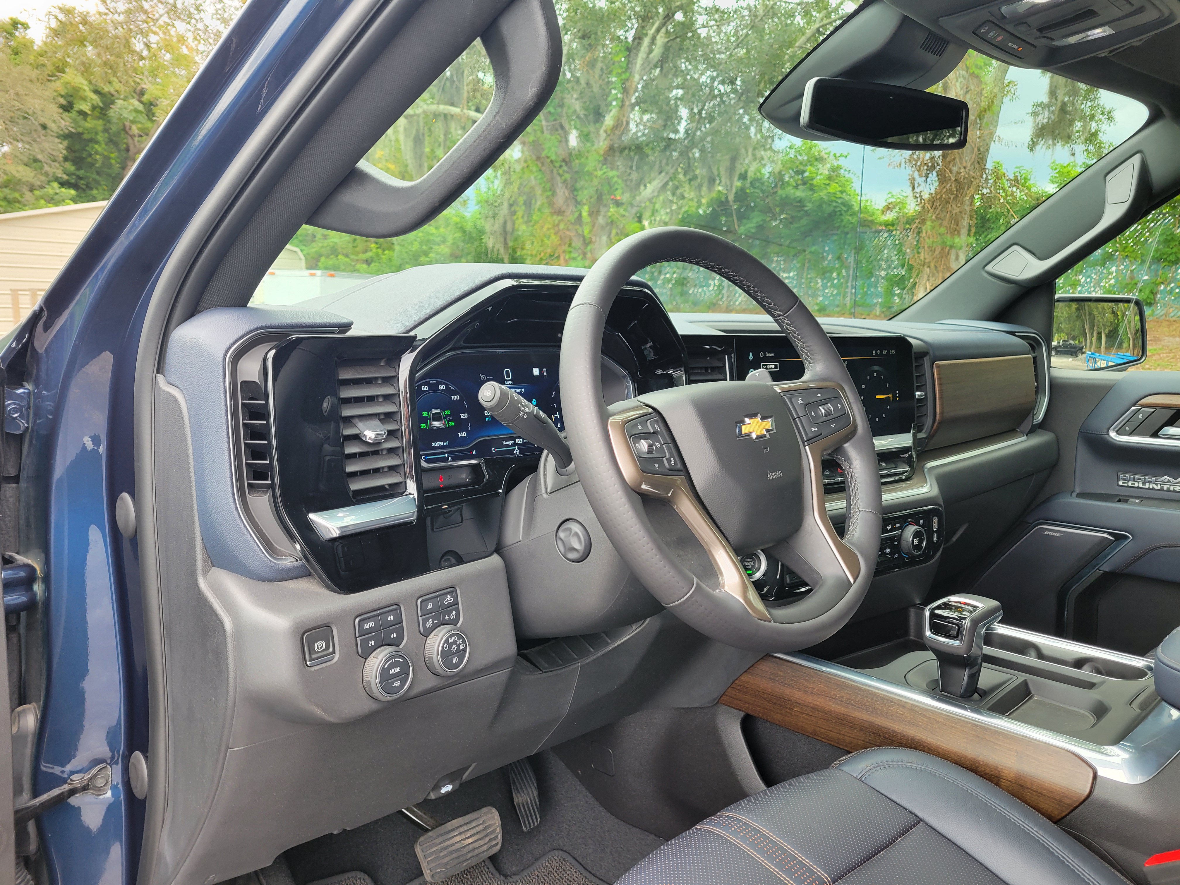 Used 2022 Chevrolet Silverado 1500 High Country w/ Z71 Off-Road Package AWD/4WD image 32