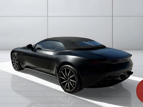 Used 2020 Aston Martin DB11 Volante RWD image 2