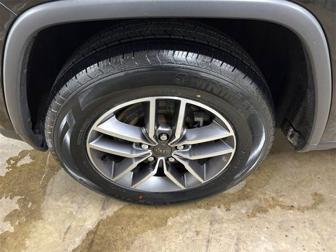 Used 2021 Jeep Grand Cherokee Limited w/ Premium Lighting Group image 35