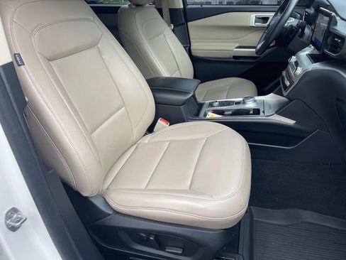 Used 2021 Ford Explorer XLT w/ Equipment Group 202A AWD/4WD image 24