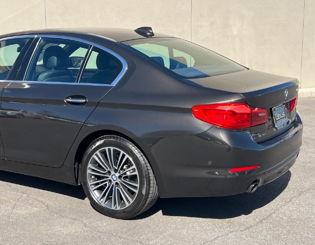 Used 2017 BMW 530i RWD image 7