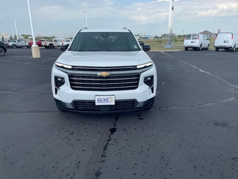 Used 2026 Chevrolet Traverse LT AWD/4WD image 8