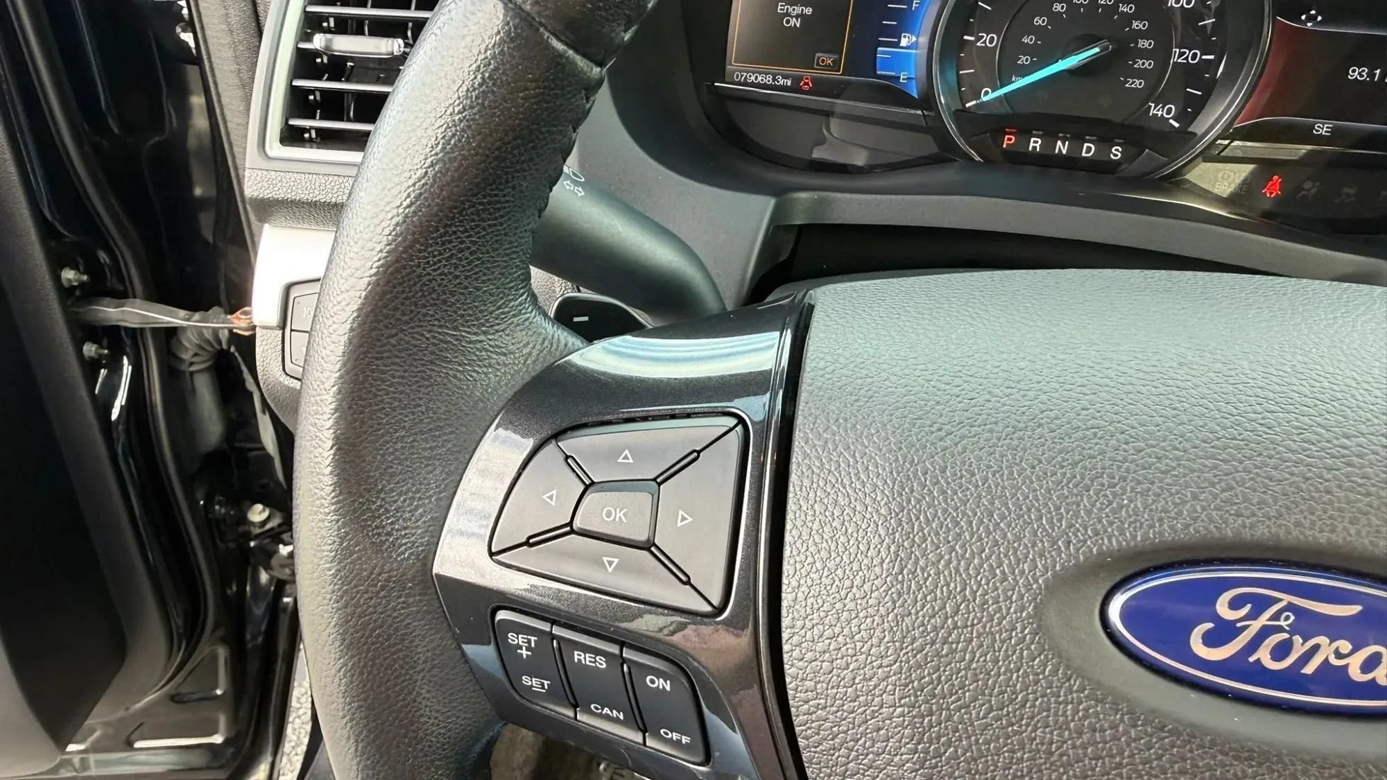 Used 2017 Ford Explorer XLT w/ Equipment Group 202A FWD image 21