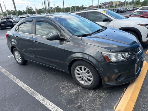 Used 2020 Chevrolet Sonic LT w/ Convenience Package FWD image 4