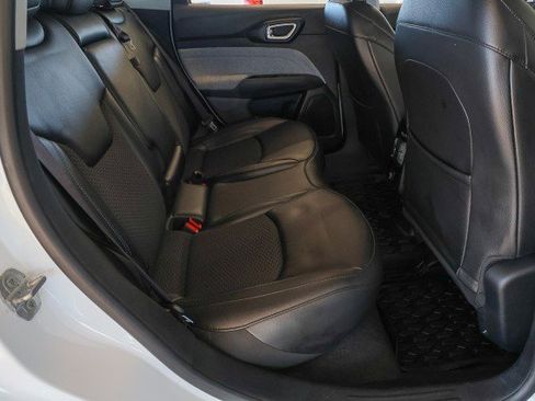 Used 2022 Jeep Compass Latitude image 31