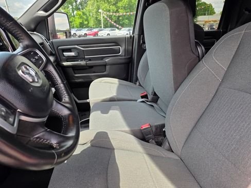 Used 2024 RAM 2500 Big Horn w/ Sport Appearance Package AWD/4WD image 32