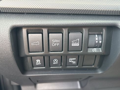 Used 2020 Subaru Forester Limited w/ Popular Package #3 AWD/4WD image 30