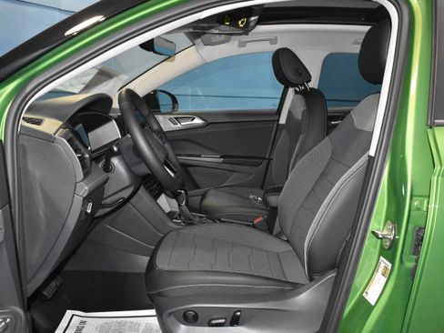 New 2026 Volkswagen Taos SE FWD image 5
